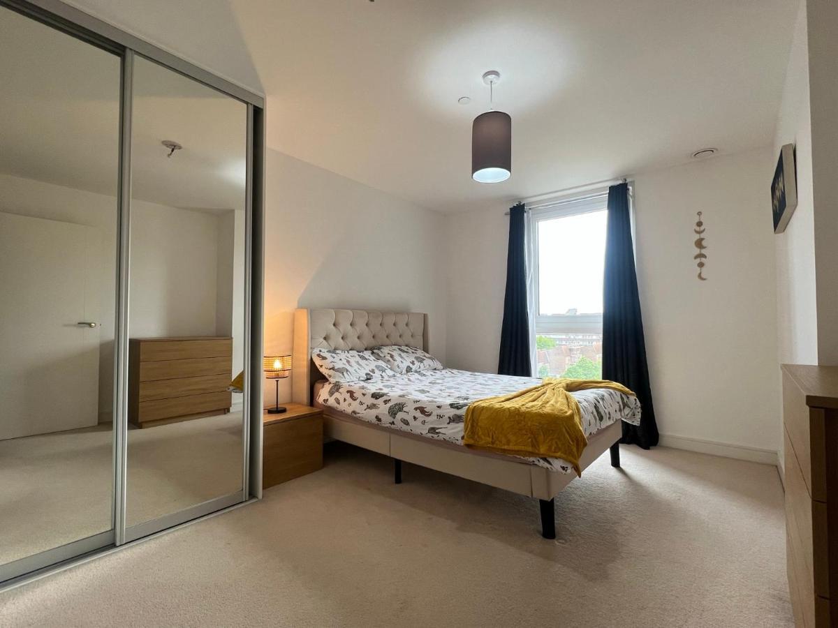Modern 2Br 2Ba Apt Wparking Sleeps 6 Comfortably ロンドン エクステリア 写真
