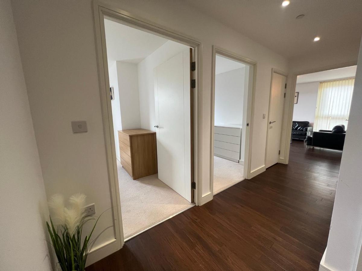 Modern 2Br 2Ba Apt Wparking Sleeps 6 Comfortably ロンドン エクステリア 写真
